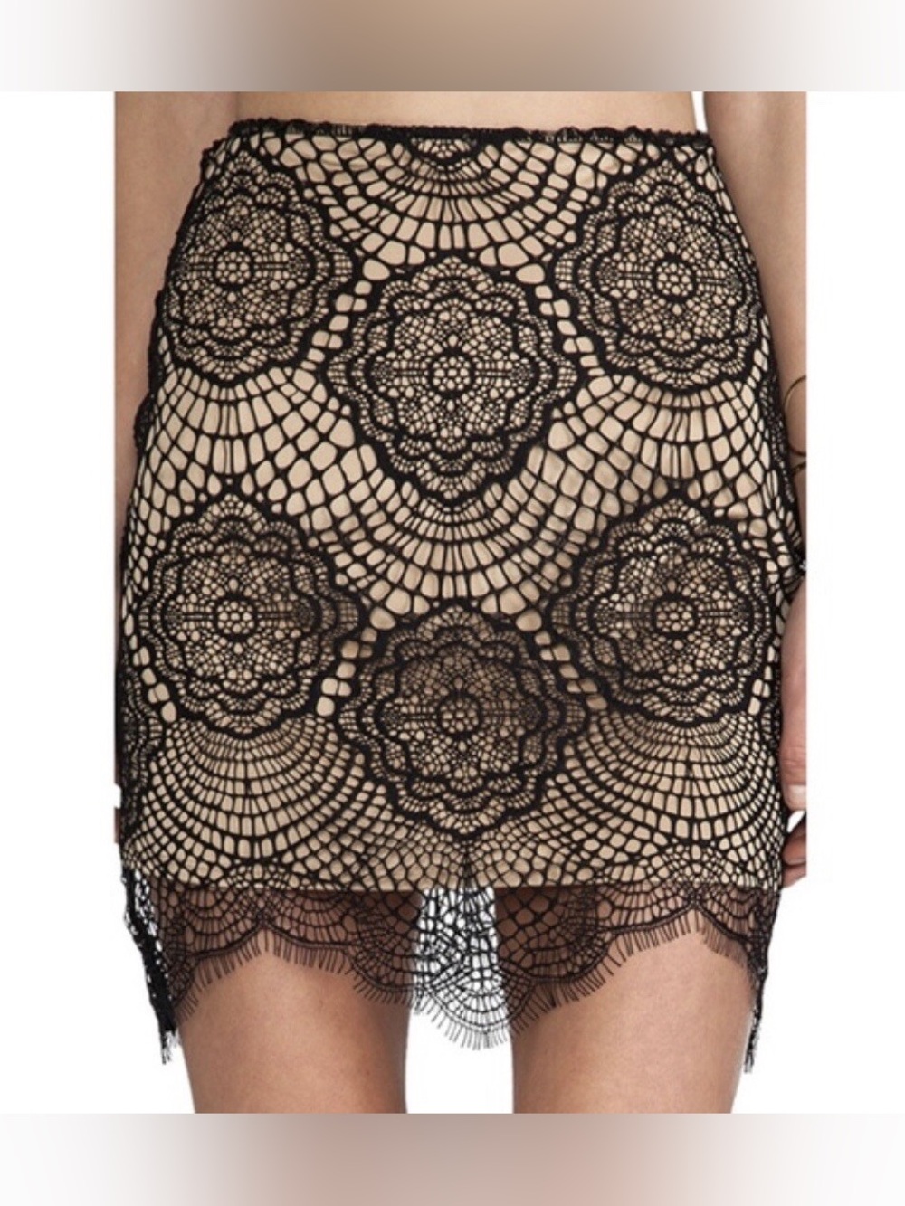 Lace mini skirt For love and lemons size medium (runs small)